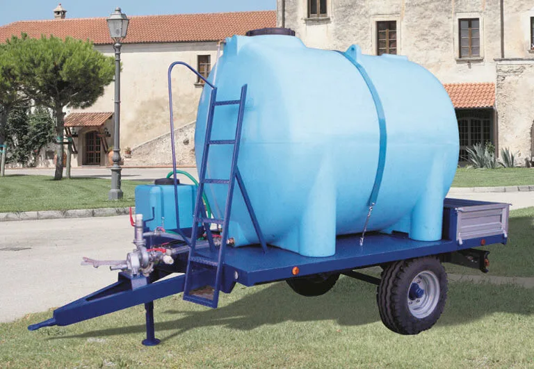 RIMORCHIO MONOASSE PER TRASPORTO SERBATOIO IN PVC